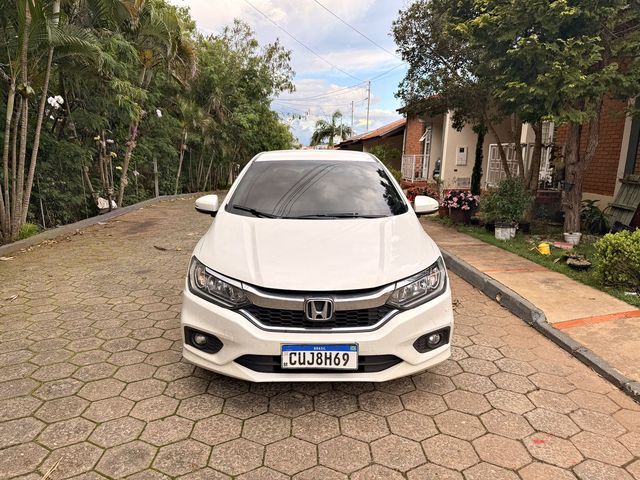 Frente do carro executivo Honda City